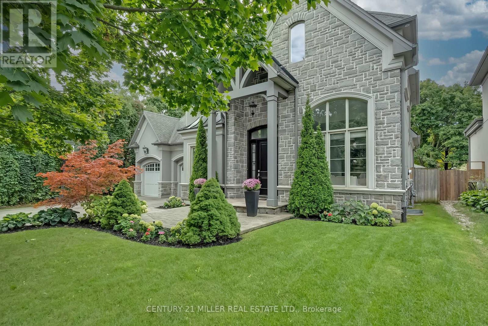 594 Maplehurst Avenue, Oakville, Ontario  L6L 4Z1 - Photo 4 - W13007226