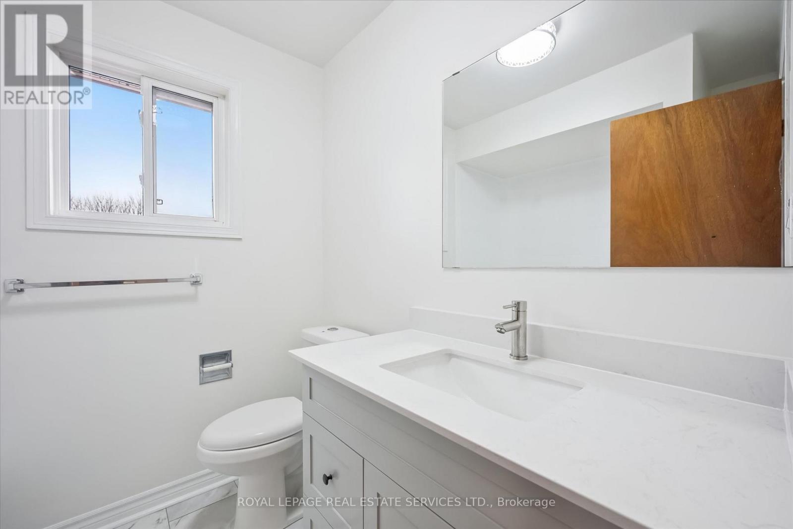 2071 Pen Street, Oakville, Ontario  L6H 3L2 - Photo 27 - W13007246