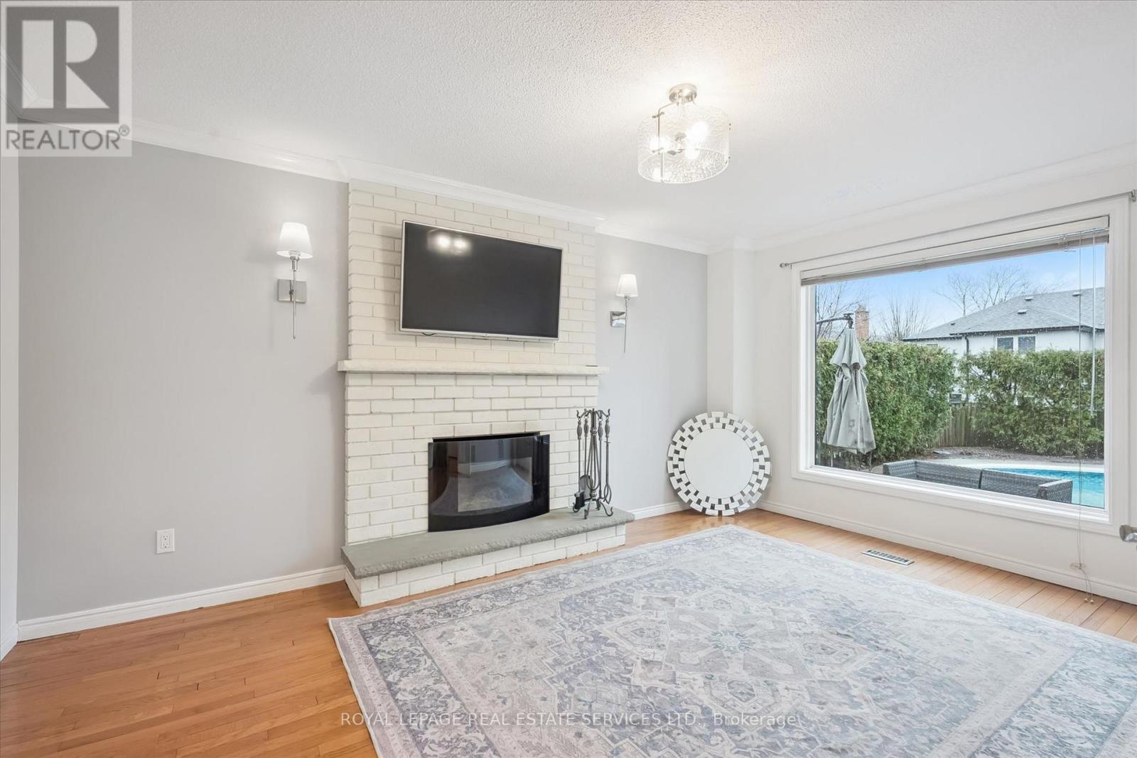 2071 Pen Street, Oakville, Ontario  L6H 3L2 - Photo 7 - W13007246