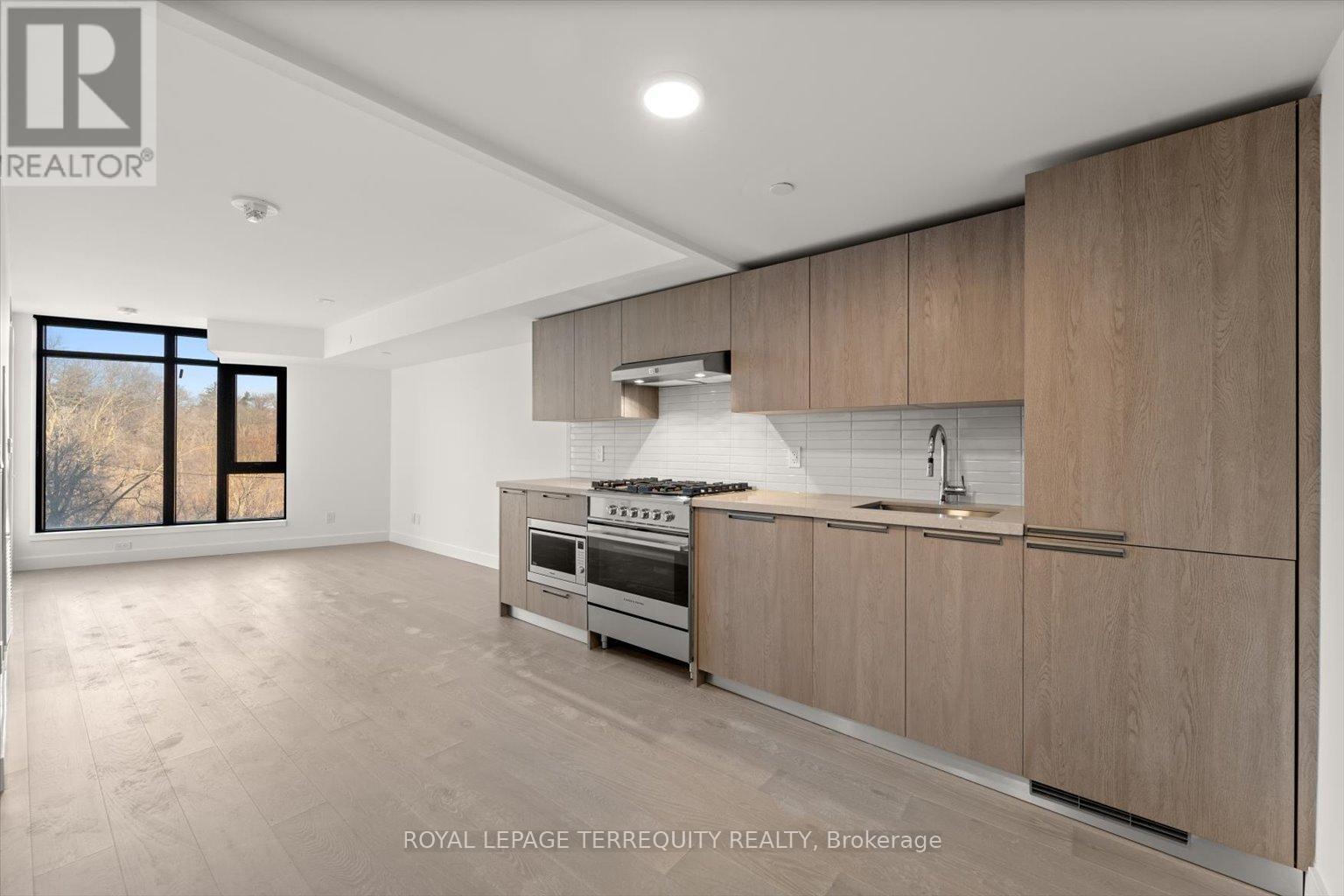 213 - 160 Kingsway Crescent, Toronto, Ontario  M8X 0B5 - Photo 4 - W13007262