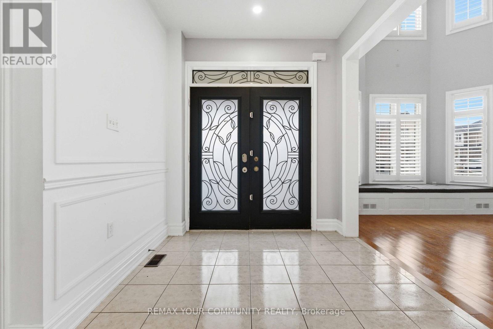 108 Cabin Trail Crescent, Whitchurch-Stouffville, Ontario  L4A 0S7 - Photo 4 - N12934842