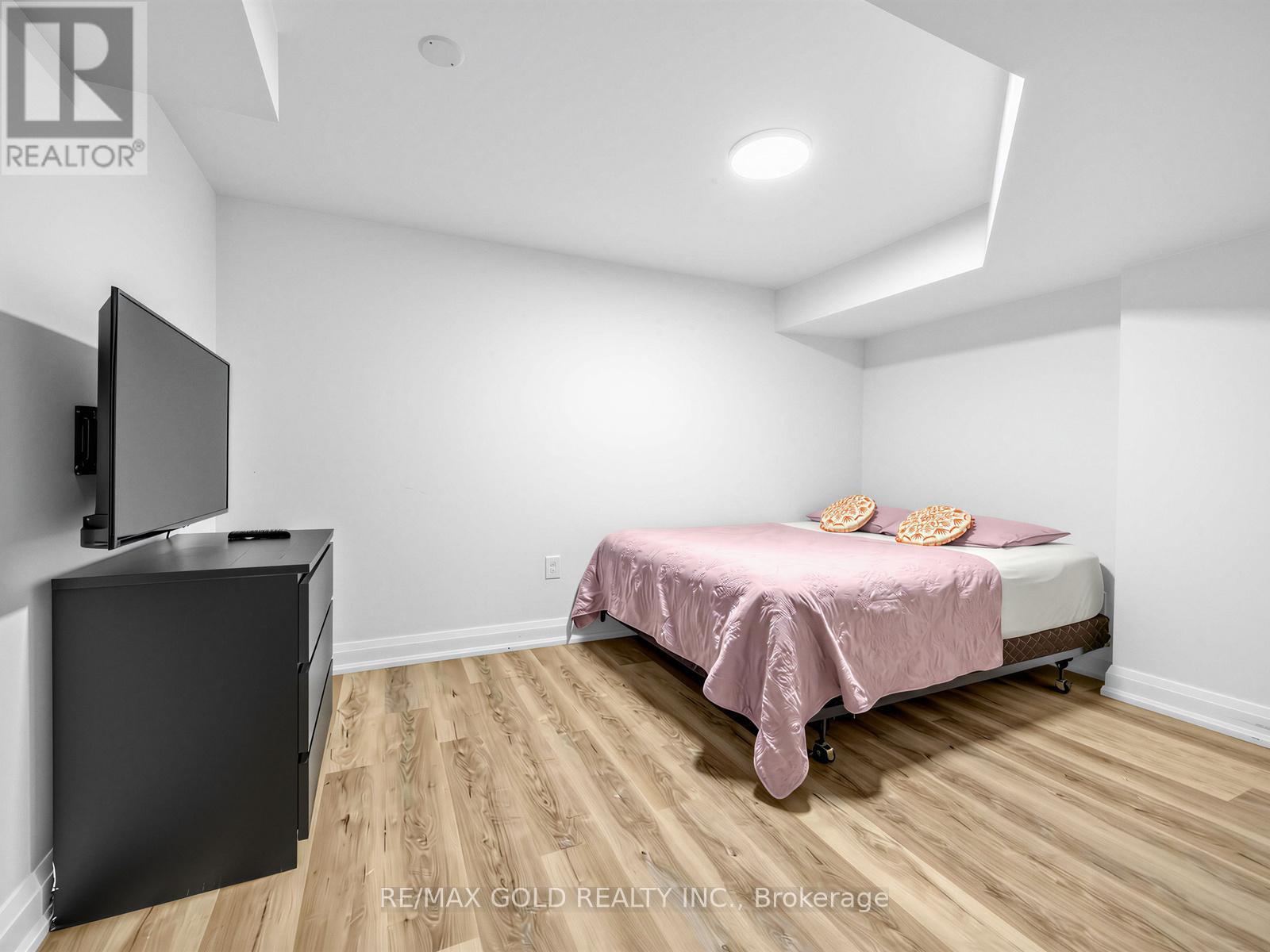 5 Crediton Court, Toronto, Ontario  M9B 3B9 - Photo 33 - W13007006