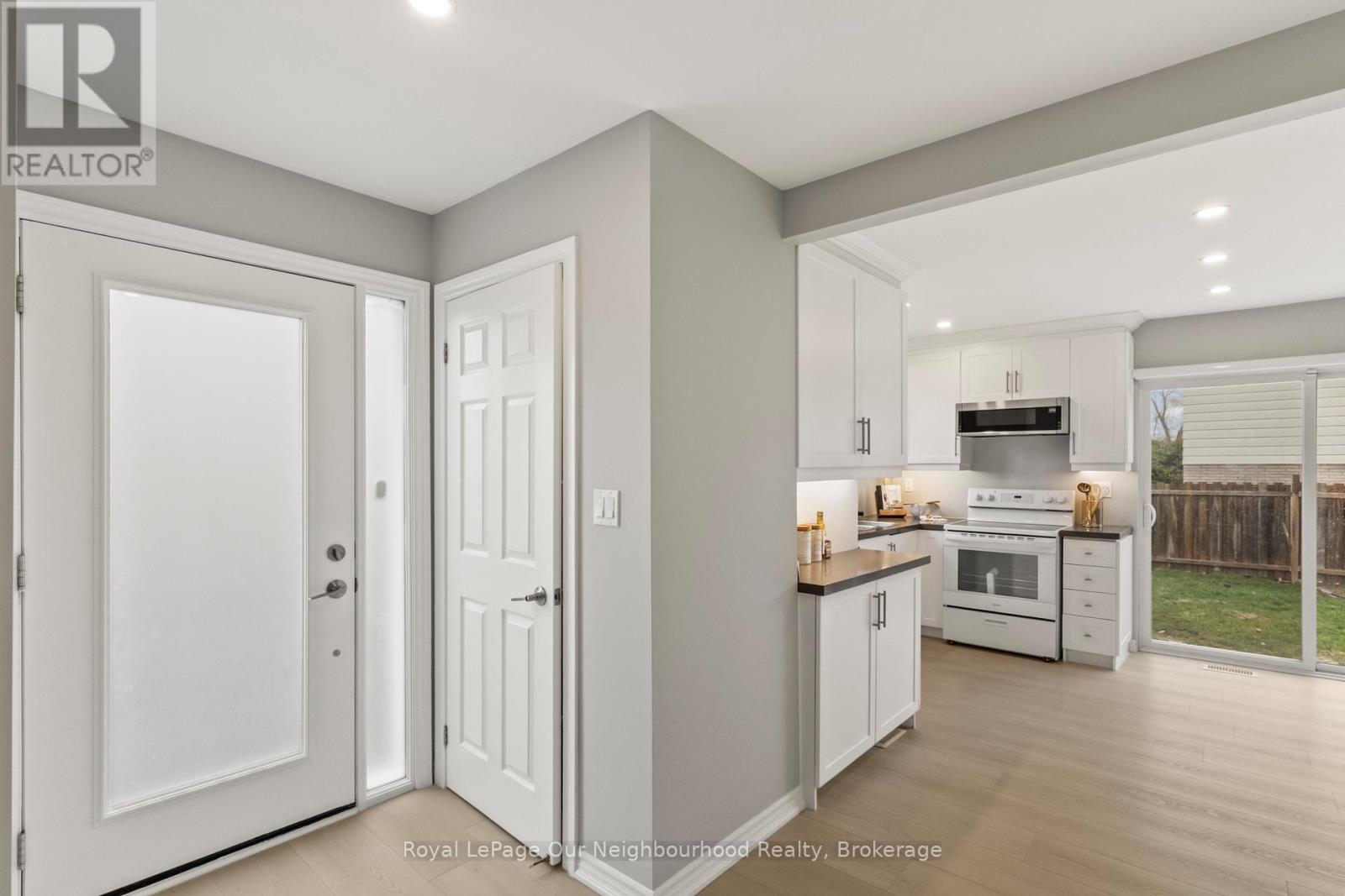 75 Little Avenue, Clarington, Ontario  L1C 1J9 - Photo 5 - E13007274