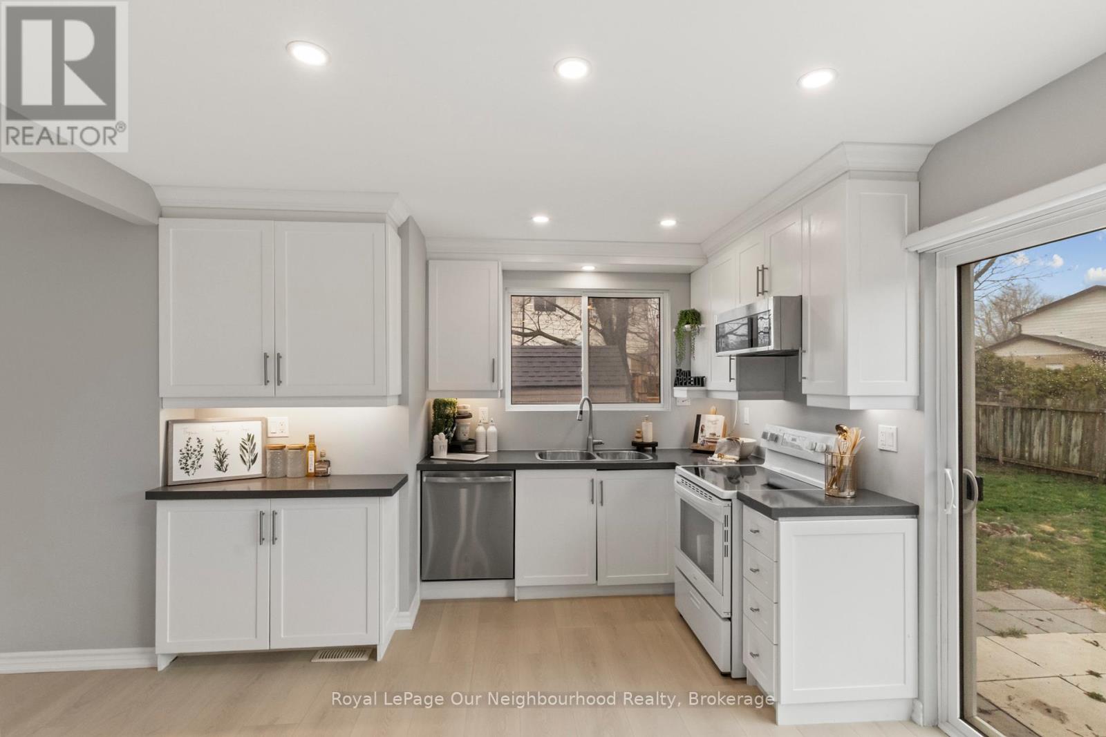 75 Little Avenue, Clarington, Ontario  L1C 1J9 - Photo 6 - E13007274