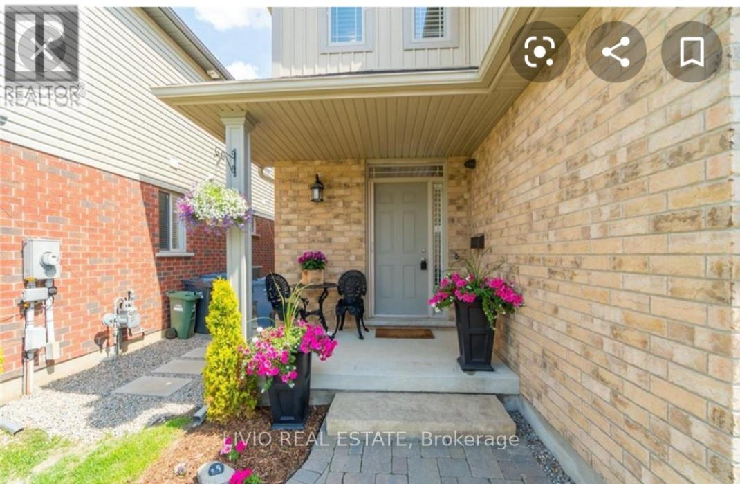204 Couling Crescent, Guelph, Ontario  N1E 0L4 - Photo 3 - X13006972