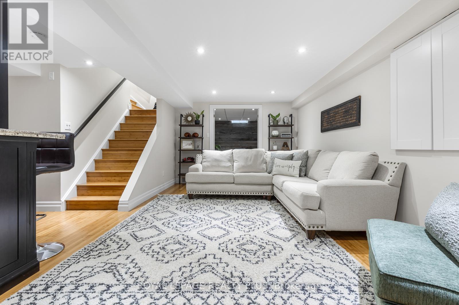 5 Anjou Place, Hamilton, Ontario  L8J 2N8 - Photo 26 - X13007046