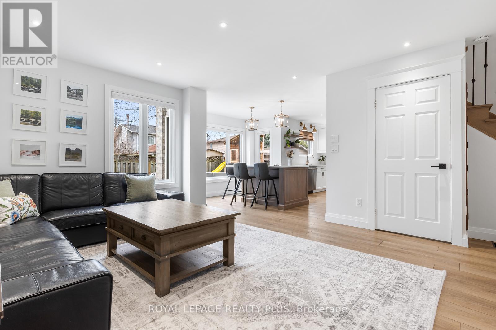 5 Anjou Place, Hamilton, Ontario  L8J 2N8 - Photo 7 - X13007046