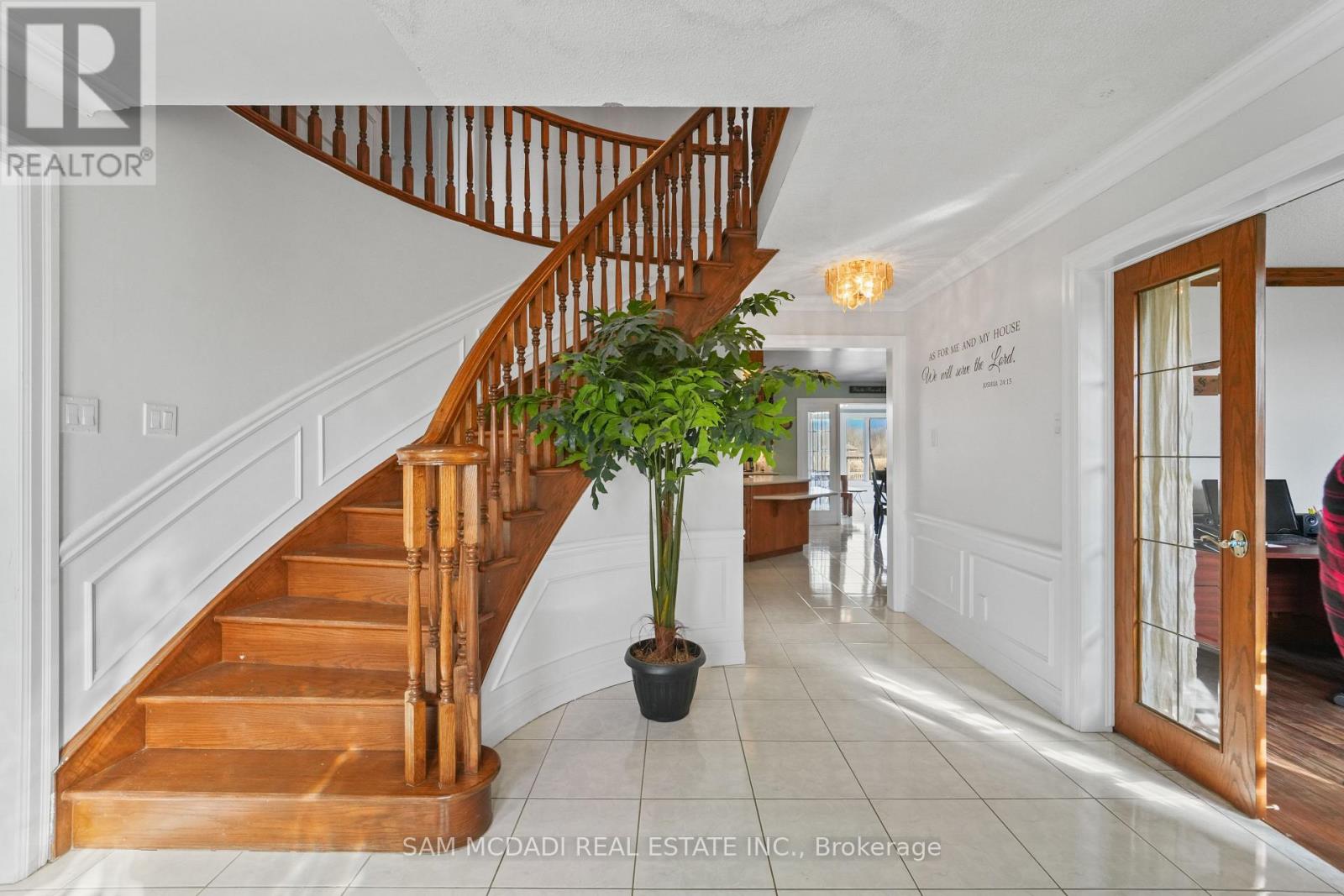 225 Park Road S, Grimsby, Ontario  L3M 4E7 - Photo 3 - X13007180