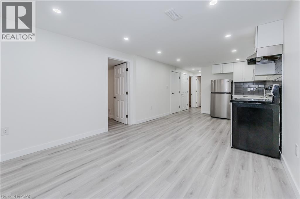 514 Fallingbrook Drive Unit# Lower, Waterloo, Ontario  N2L 4N3 - Photo 4 - 40821518