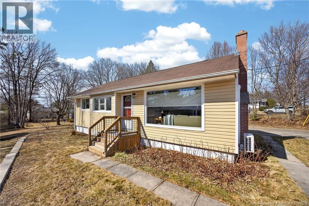 215 Fulton Avenue, Fredericton, New Brunswick  E3A 2B7 - Photo 1 - NB137363