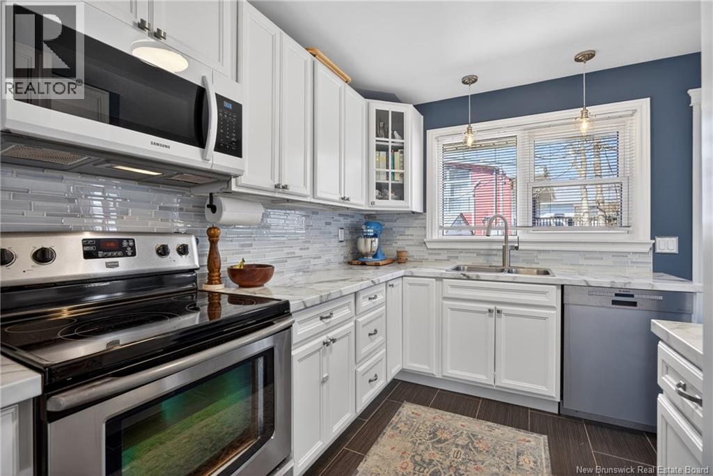 215 Fulton Avenue, Fredericton, New Brunswick  E3A 2B7 - Photo 3 - NB137363