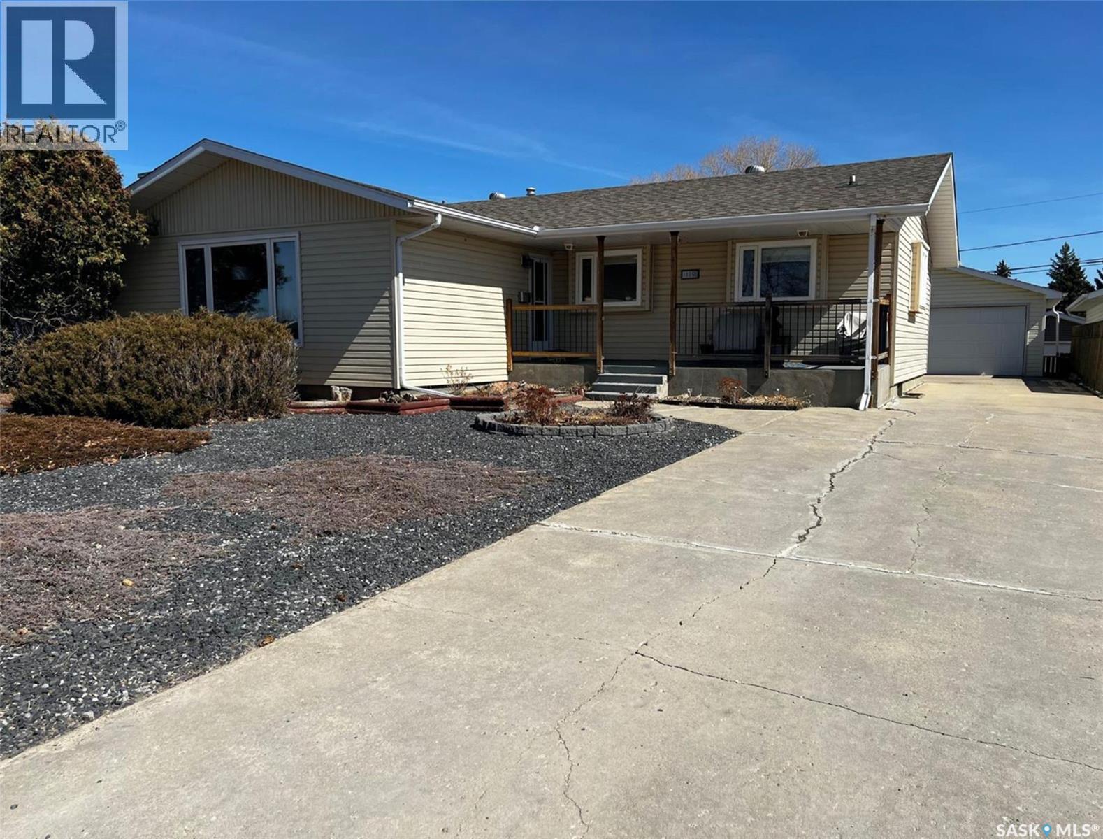 119 Macdonald Place, Swift Current, Saskatchewan  S9H 4A5 - Photo 2 - SK030478