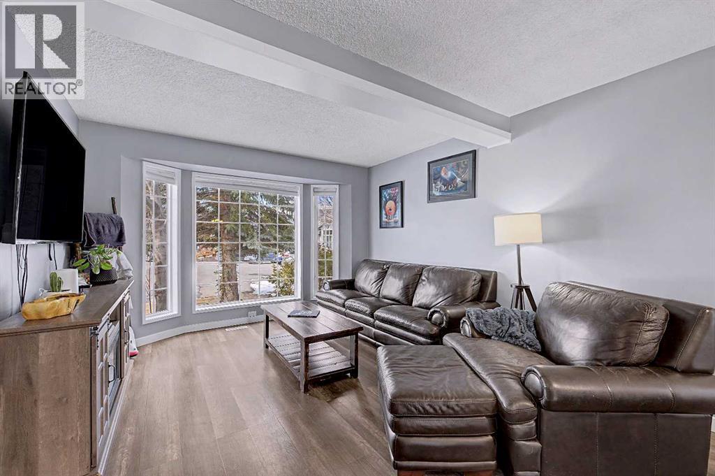 339 Coverdale Court Ne, Calgary, Alberta  T3K 4J8 - Photo 4 - A2301351