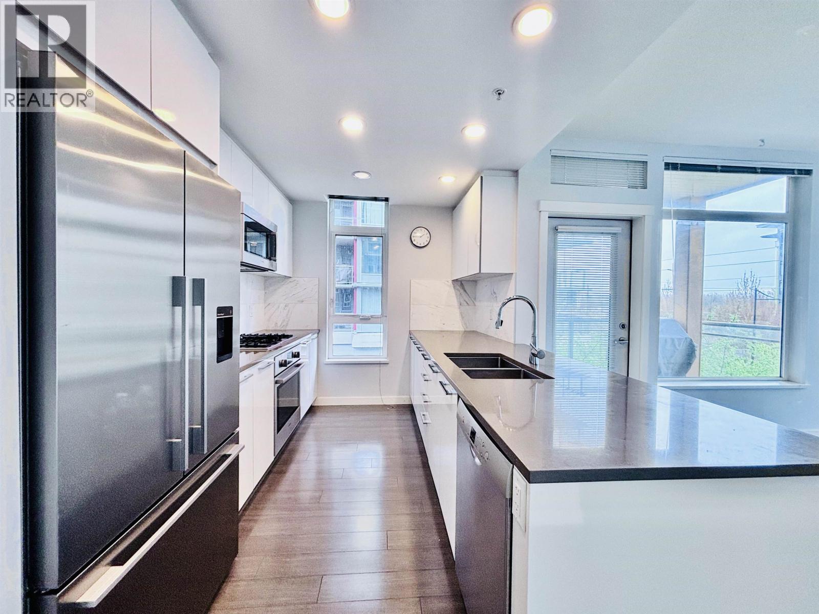 302 3263 Pierview Crescent, Vancouver, British Columbia  V5S 0C3 - Photo 12 - R3112270