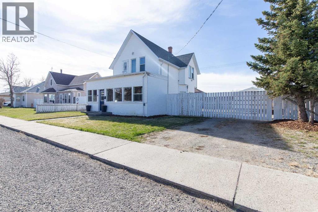 446 21 Street, Fort Macleod, Alberta  T0L 0Z0 - Photo 2 - A2301936