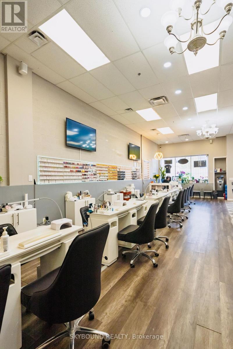 10 - 2499 Rutherford Road, Vaughan, Ontario  L4K 0J9 - Photo 5 - N12931560