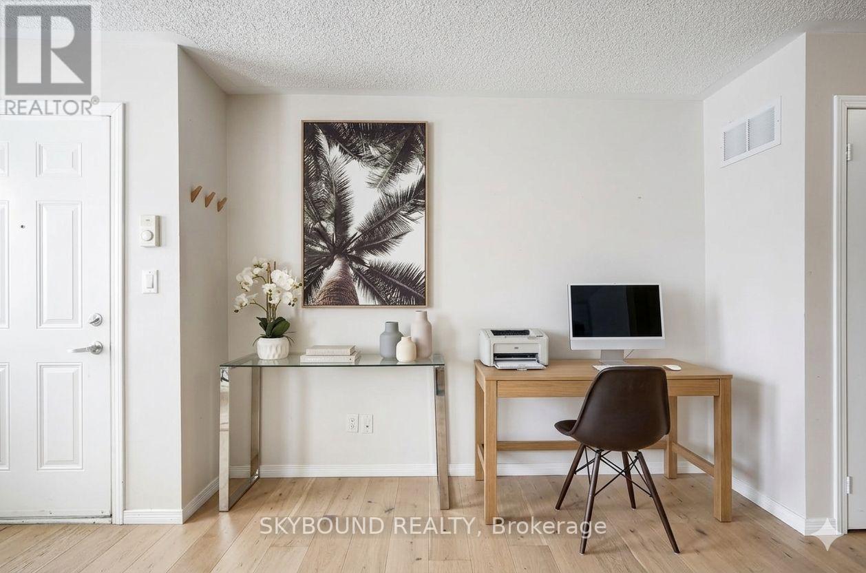 35 Sunrise Drive, Markham, Ontario  L3R 1A1 - Photo 7 - N12974474