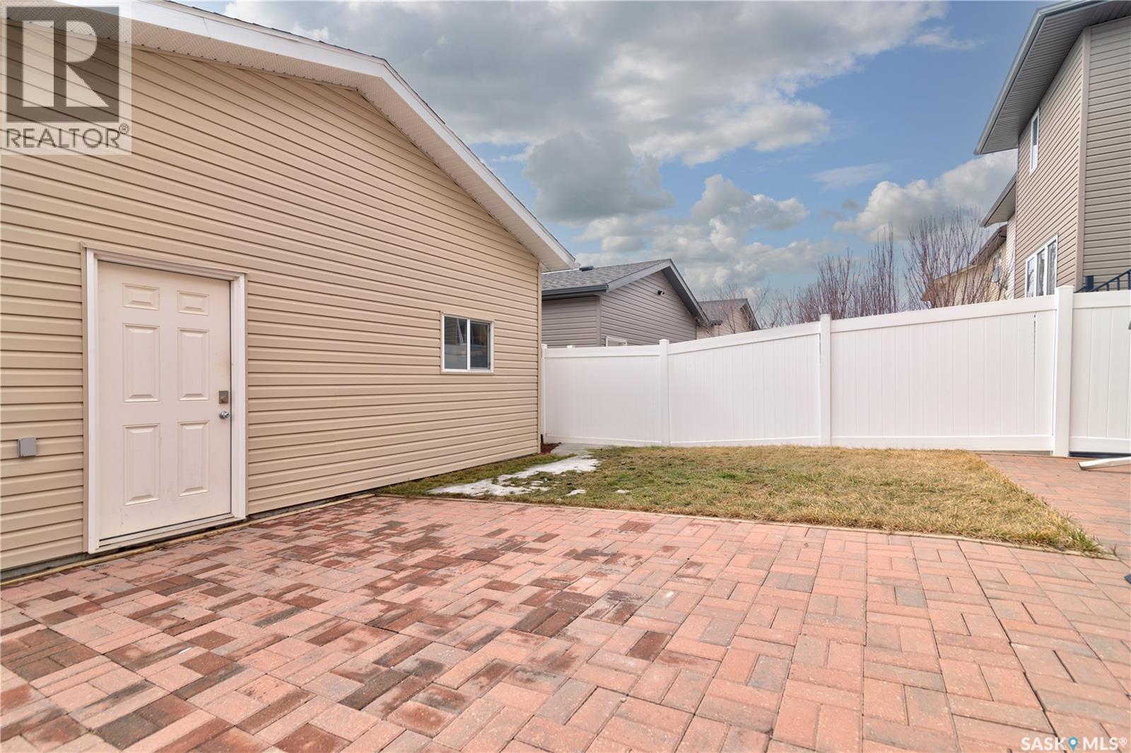 8717 Archer Lane, Regina, Saskatchewan  S4Y 0B9 - Photo 41 - SK033019