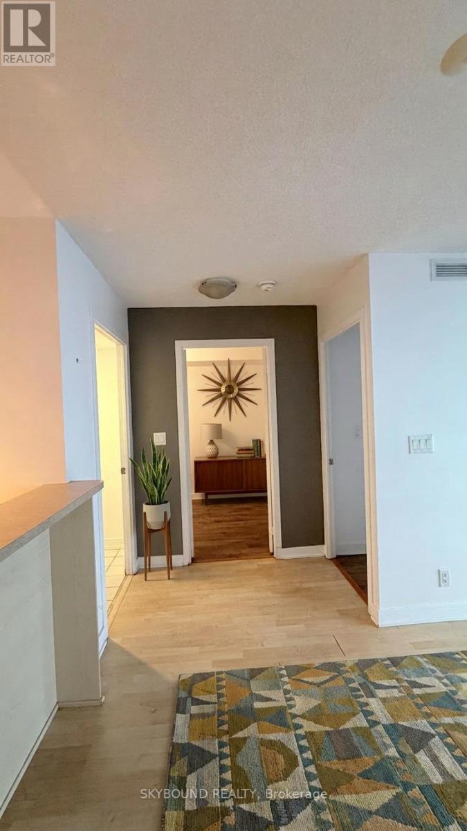 1702 - 38 Lee Centre Drive, Toronto, Ontario  M1H 3J7 - Photo 4 - E12658112