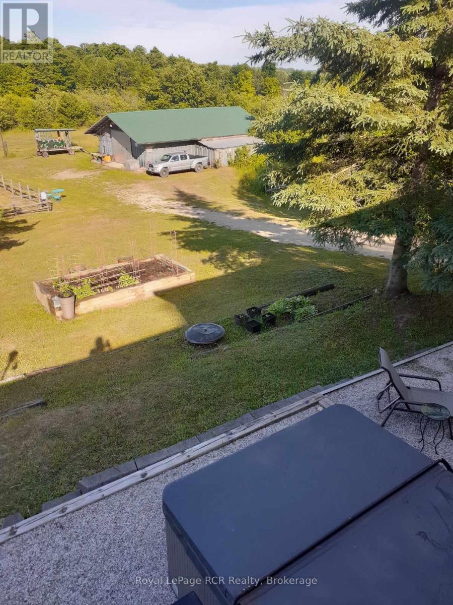 174715 Mulock Road, West Grey, Ontario  N0G 1S0 - Photo 6 - X13007428