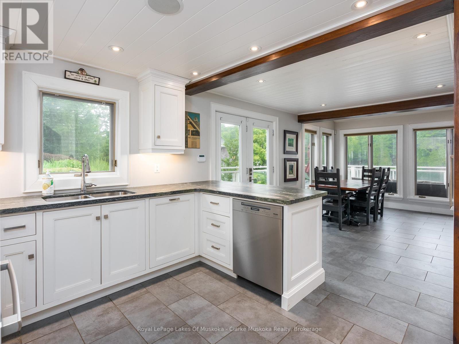 1027 Chown Road, Muskoka Lakes, Ontario  P0C 1H0 - Photo 11 - X13007438