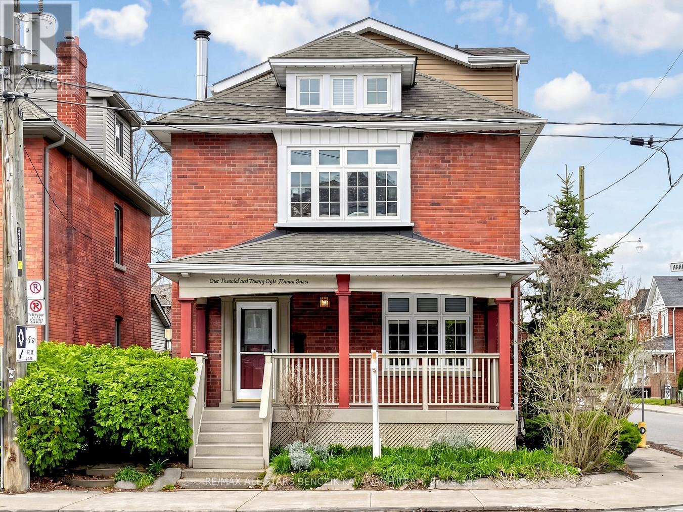 128 ANNETTE STREET, Toronto, Ontario