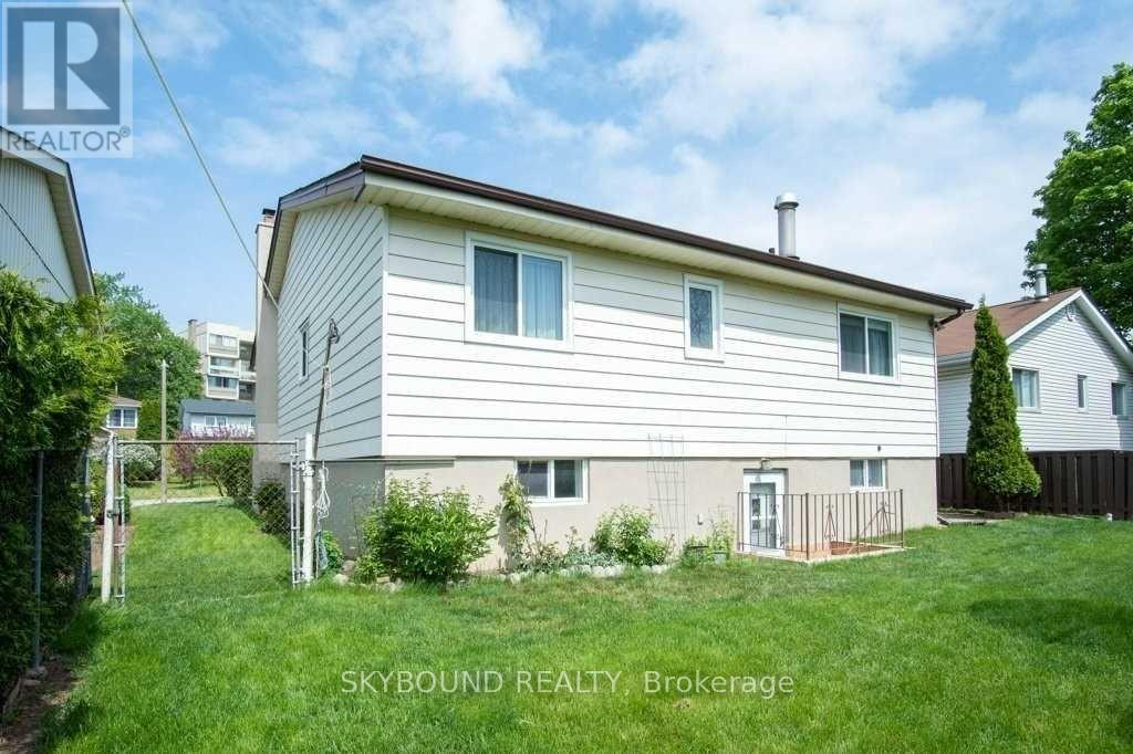 1298 Forest Hill, Oakville, Ontario  L6H 2S4 - Photo 20 - W12974184