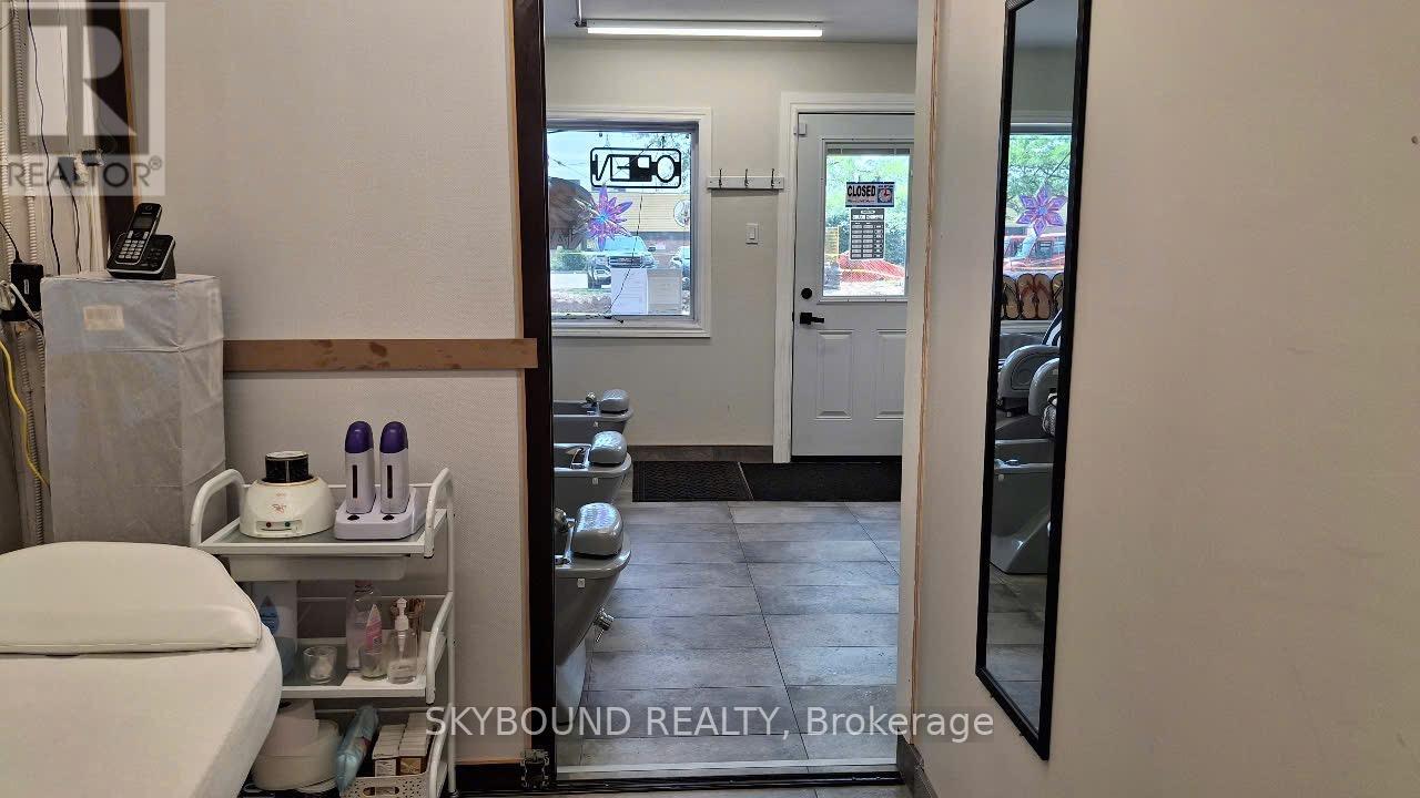 175 West Street, Norfolk, Ontario  N3Y 1S7 - Photo 8 - X12360371