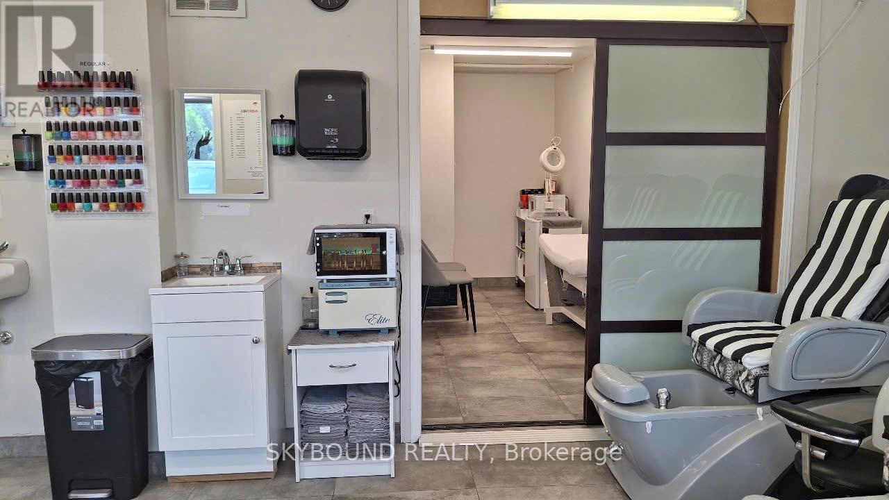 175 West Street, Norfolk, Ontario  N3Y 1S7 - Photo 6 - X12360371