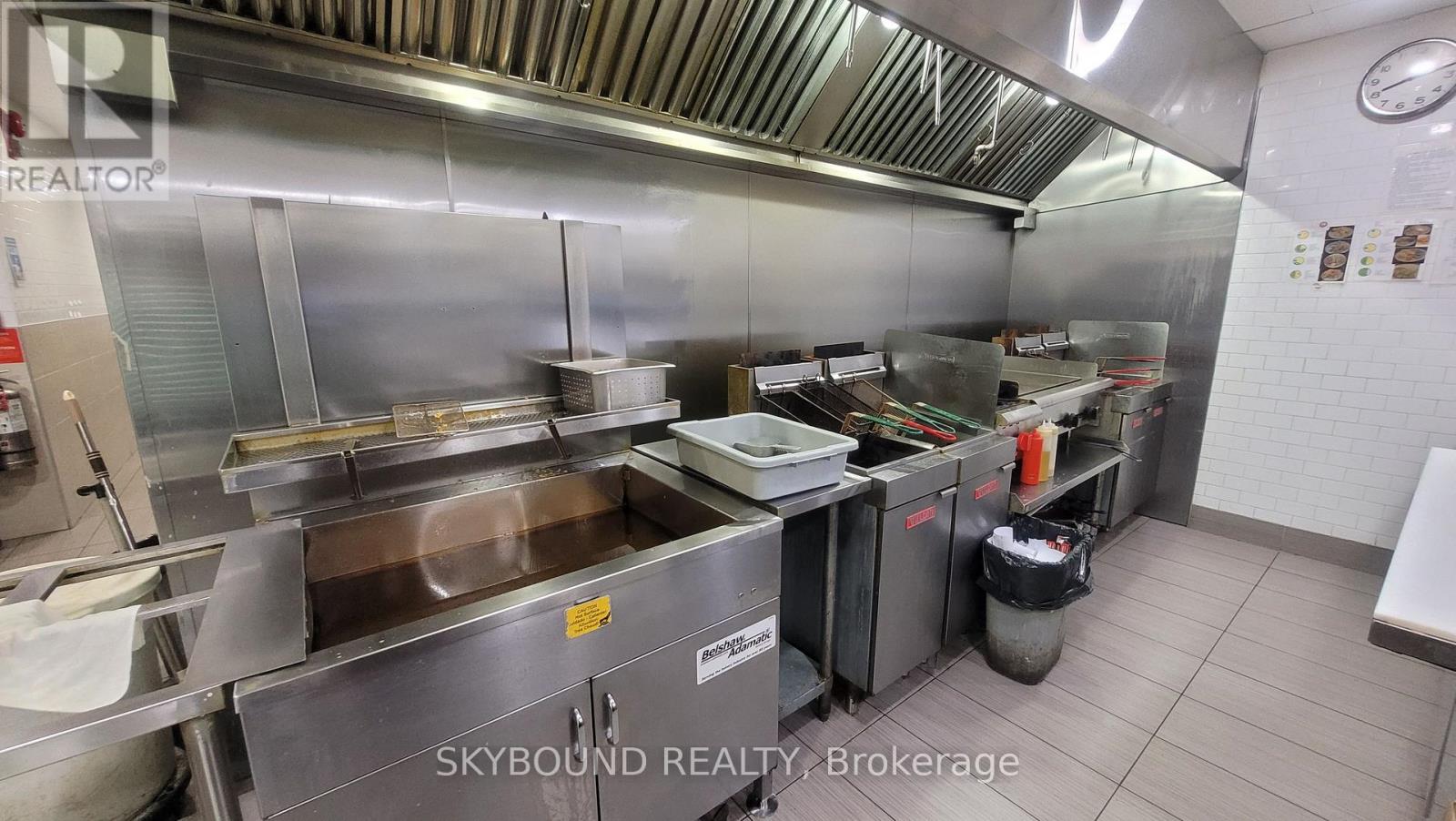 117 - 50 Dundurn Street S, Hamilton, Ontario  L8P 4W3 - Photo 10 - X12360381