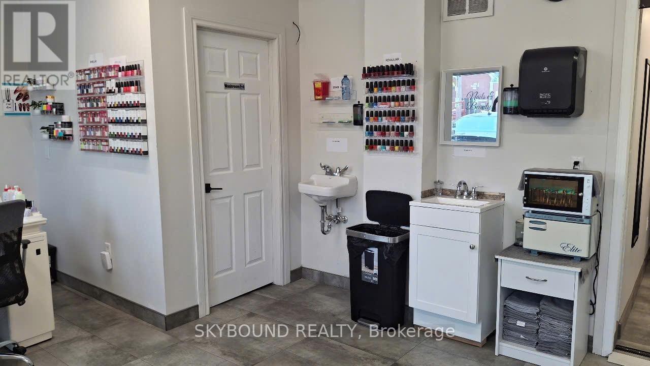 175 West Street, Norfolk, Ontario  N3Y 1S7 - Photo 5 - X12360371