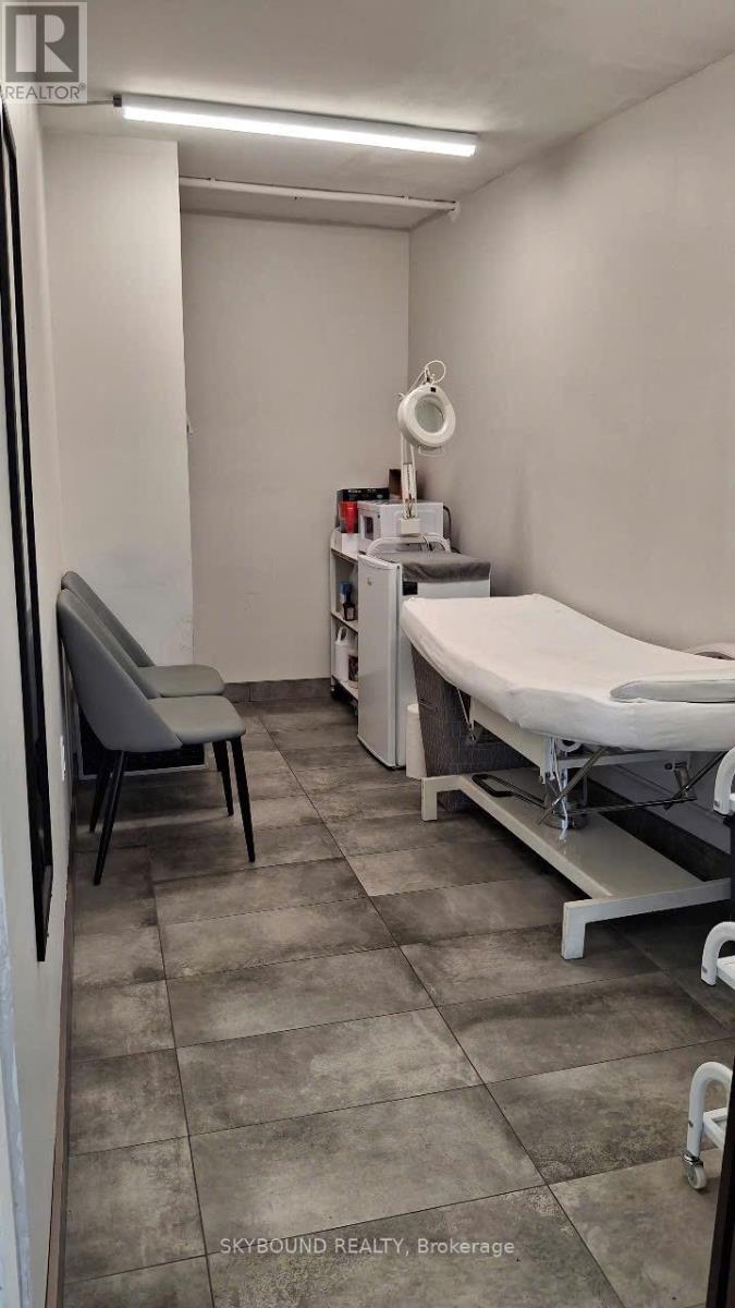 175 West Street, Norfolk, Ontario  N3Y 1S7 - Photo 7 - X12360371