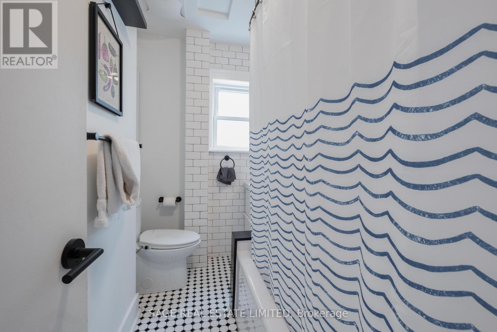 14 Newman Avenue, Toronto, Ontario  M4C 5A4 - Photo 19 - E13007310