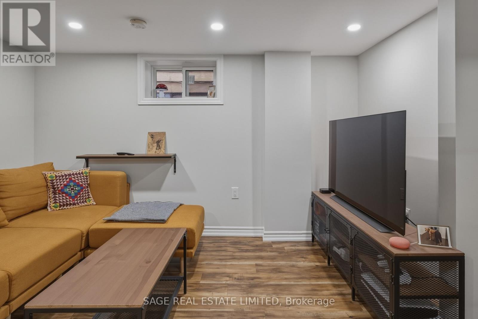 14 Newman Avenue, Toronto, Ontario  M4C 5A4 - Photo 24 - E13007310