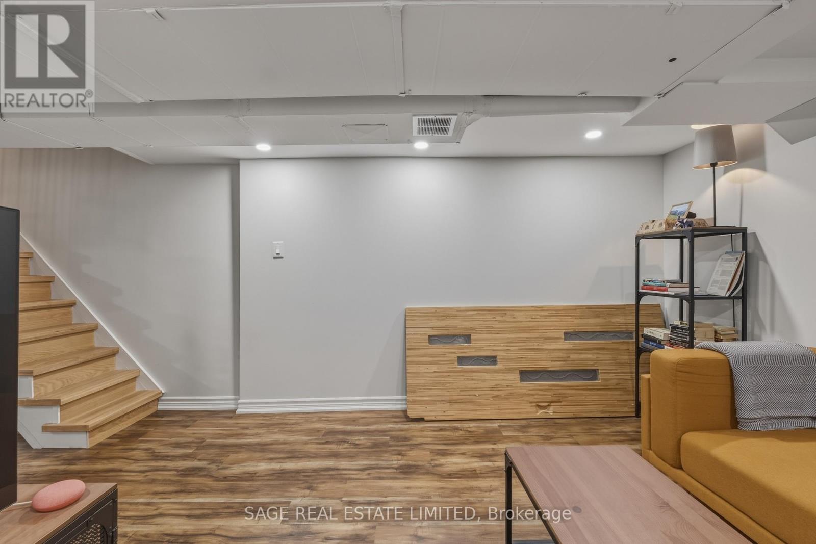 14 Newman Avenue, Toronto, Ontario  M4C 5A4 - Photo 26 - E13007310