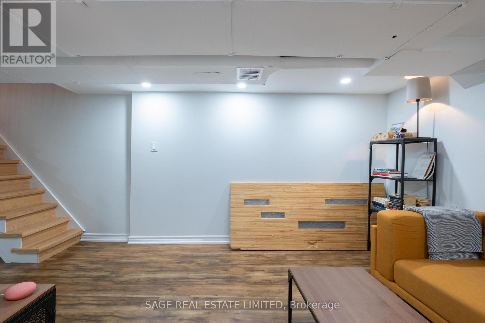 14 Newman Avenue, Toronto, Ontario  M4C 5A4 - Photo 27 - E13007310