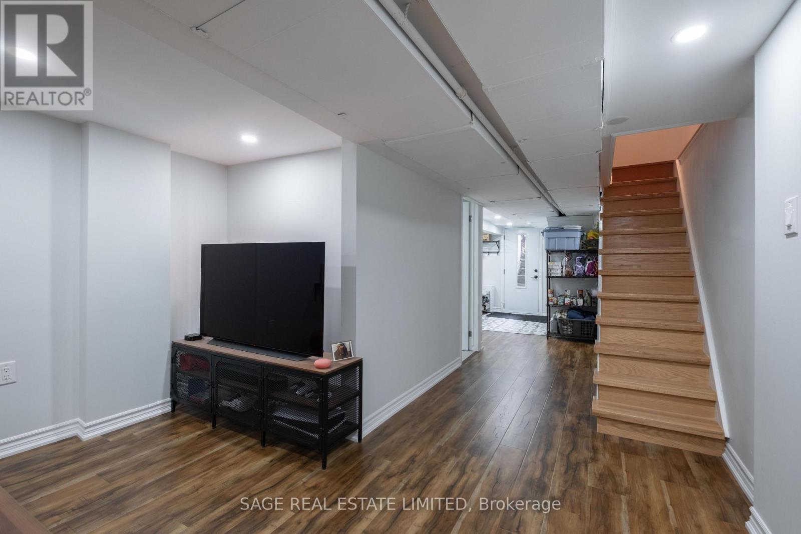 14 Newman Avenue, Toronto, Ontario  M4C 5A4 - Photo 29 - E13007310