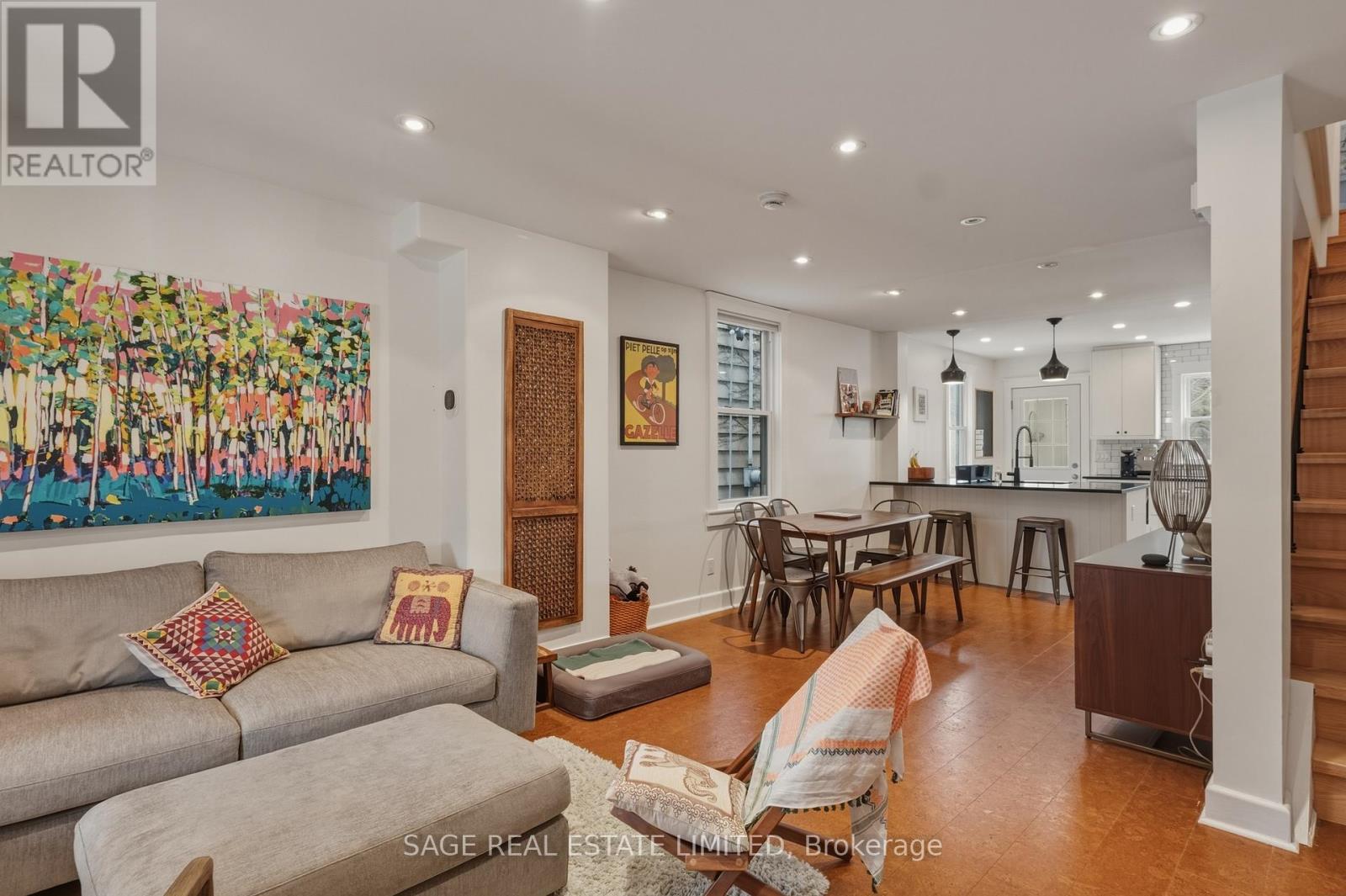 14 Newman Avenue, Toronto, Ontario  M4C 5A4 - Photo 3 - E13007310