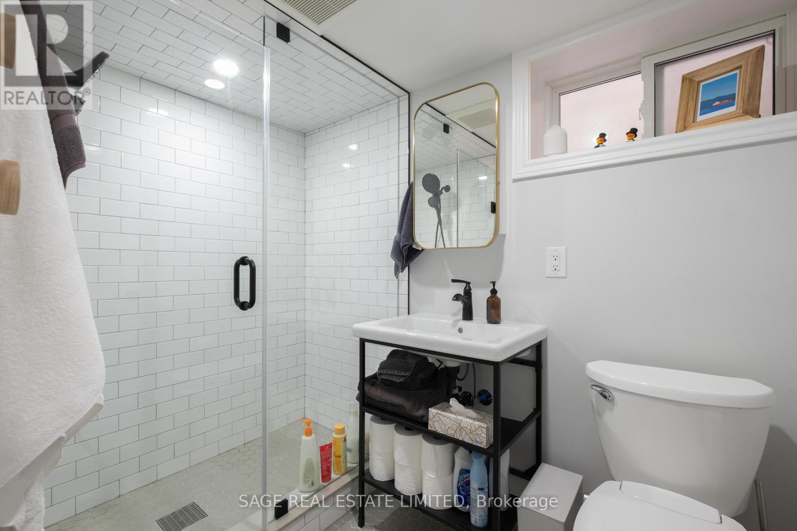 14 Newman Avenue, Toronto, Ontario  M4C 5A4 - Photo 30 - E13007310