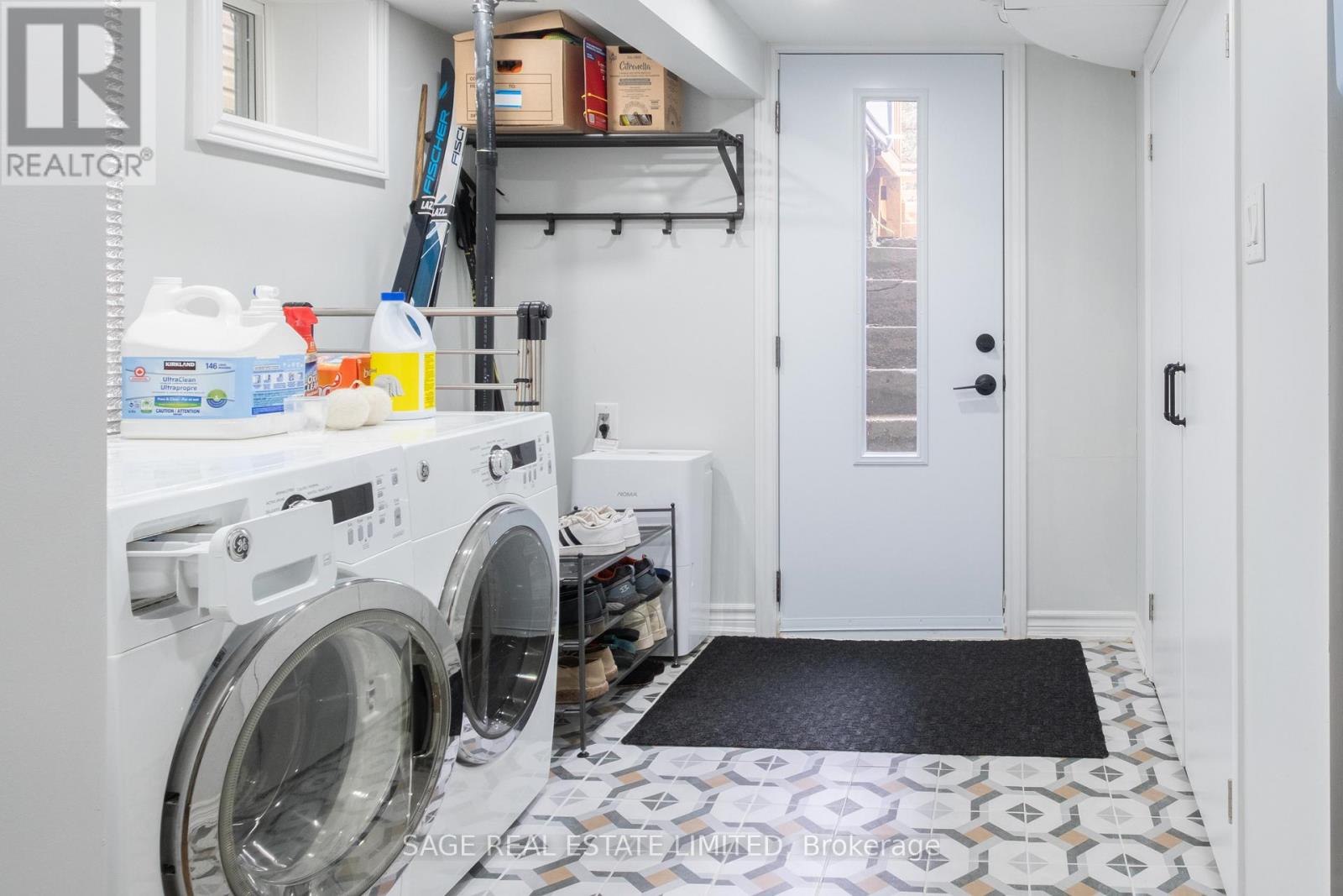 14 Newman Avenue, Toronto, Ontario  M4C 5A4 - Photo 32 - E13007310