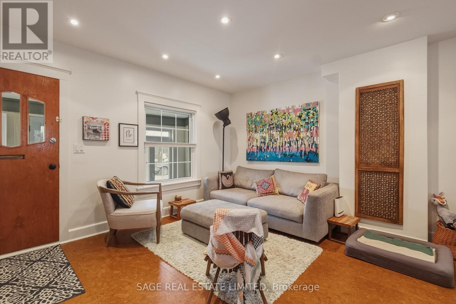 14 Newman Avenue, Toronto, Ontario  M4C 5A4 - Photo 5 - E13007310