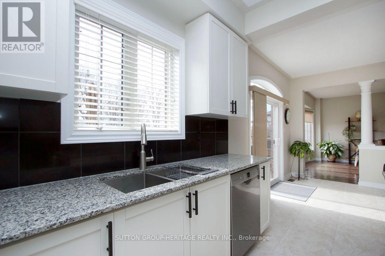 62 Abbyview Drive, Whitby, Ontario  L1P 0A5 - Photo 15 - E13007404