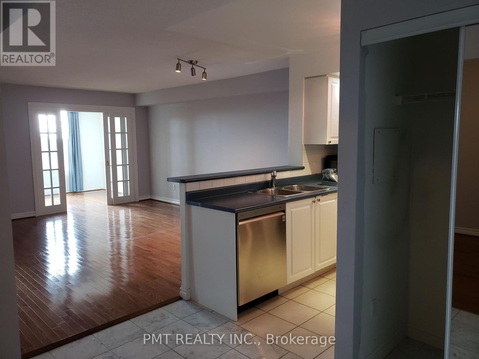 1066 - 123 Omni Drive, Toronto, Ontario  M1P 5A8 - Photo 2 - E13007418