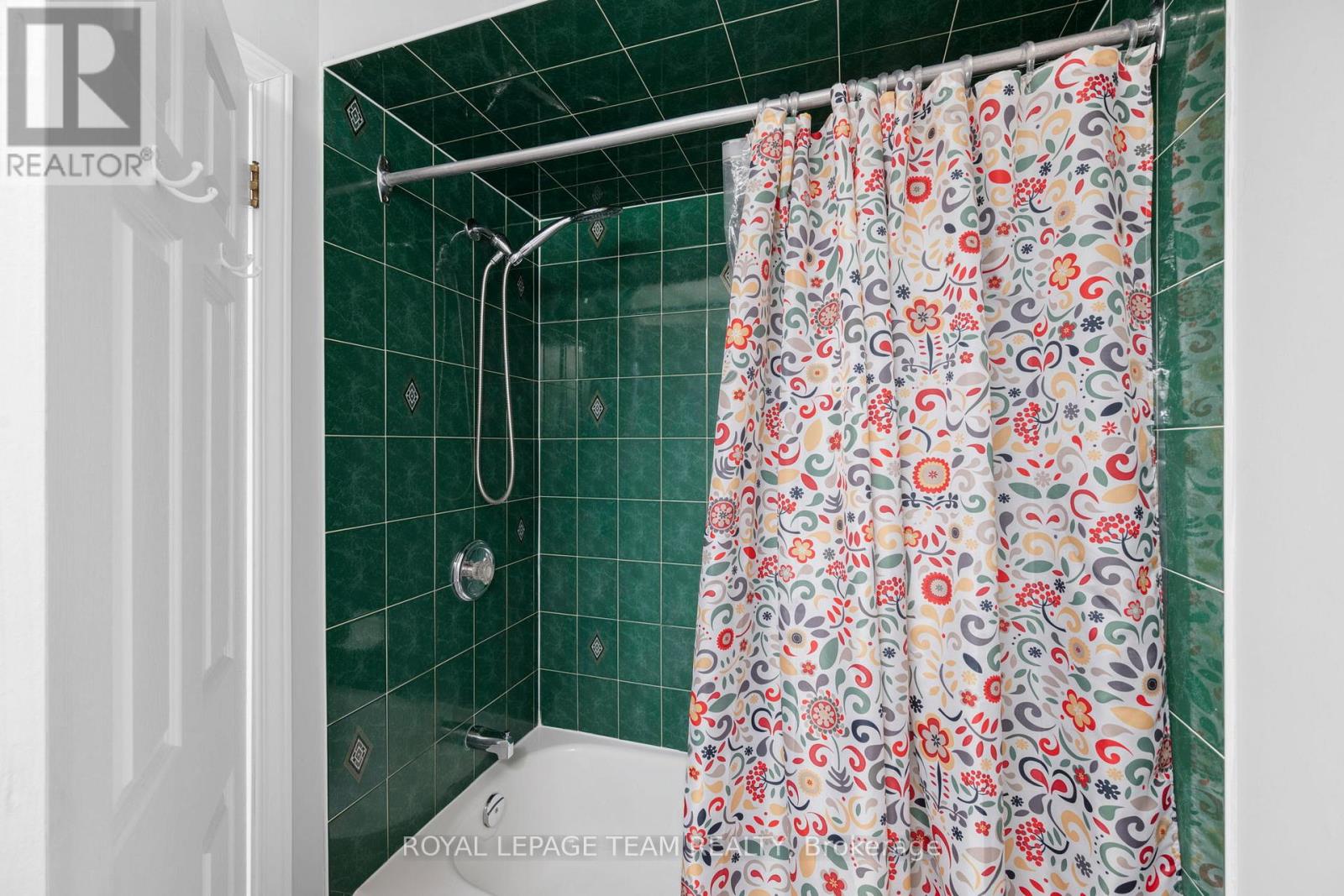 152 Hunterswood Crescent, Ottawa, Ontario  K1G 5W1 - Photo 26 - X13007396