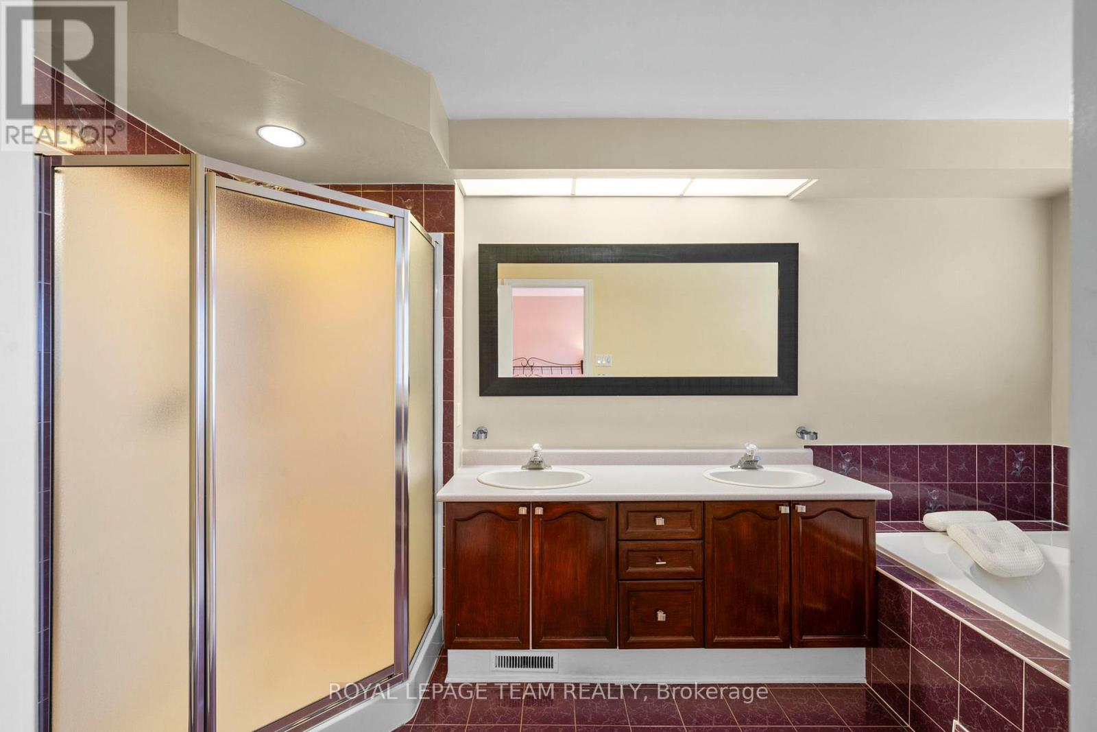 152 Hunterswood Crescent, Ottawa, Ontario  K1G 5W1 - Photo 31 - X13007396