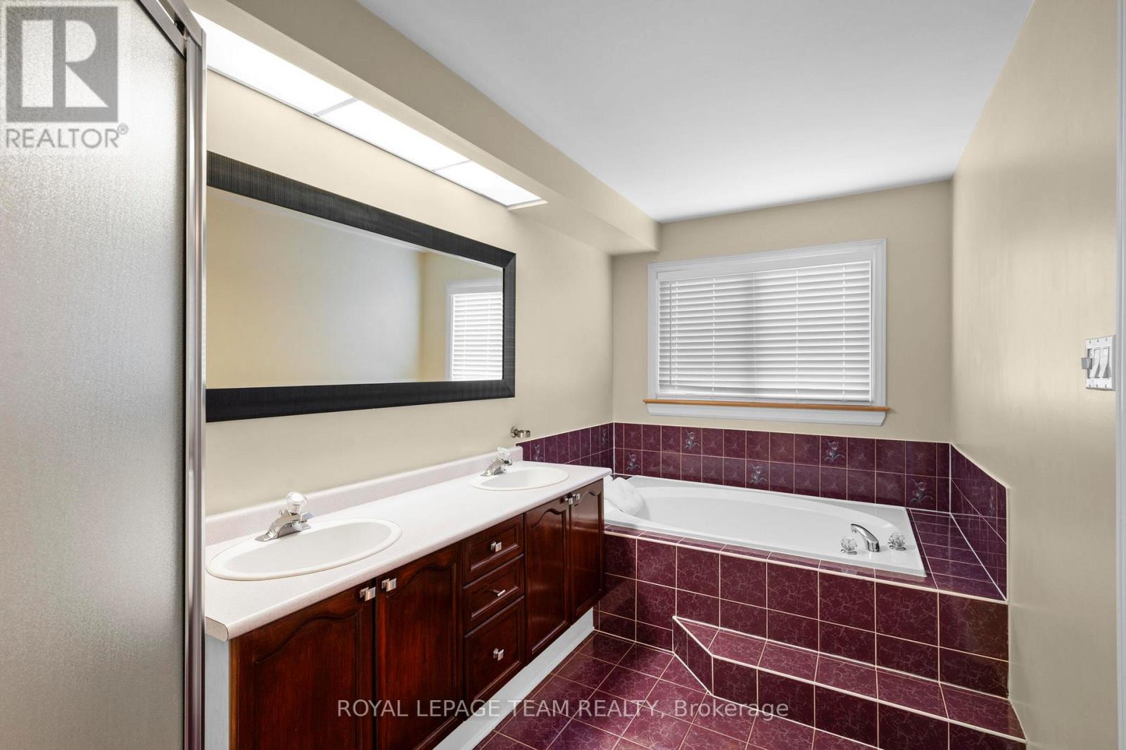 152 Hunterswood Crescent, Ottawa, Ontario  K1G 5W1 - Photo 32 - X13007396