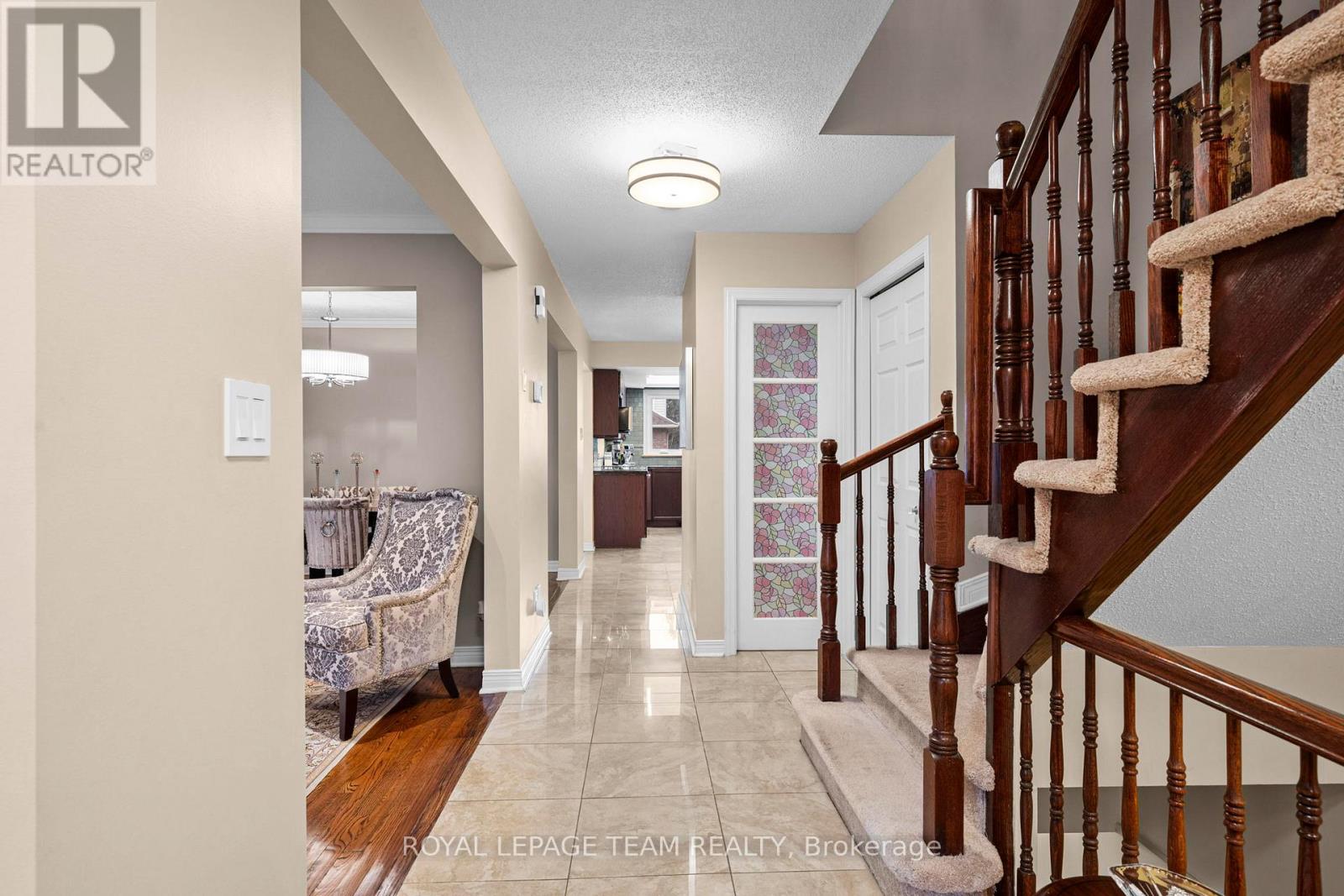 152 Hunterswood Crescent, Ottawa, Ontario  K1G 5W1 - Photo 6 - X13007396