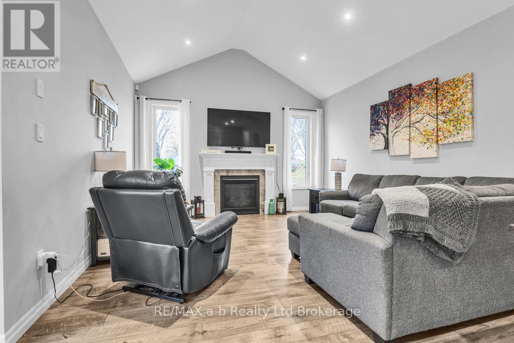 241 Wilson Avenue, Tillsonburg, Ontario  N4G 0H4 - Photo 14 - X13007412