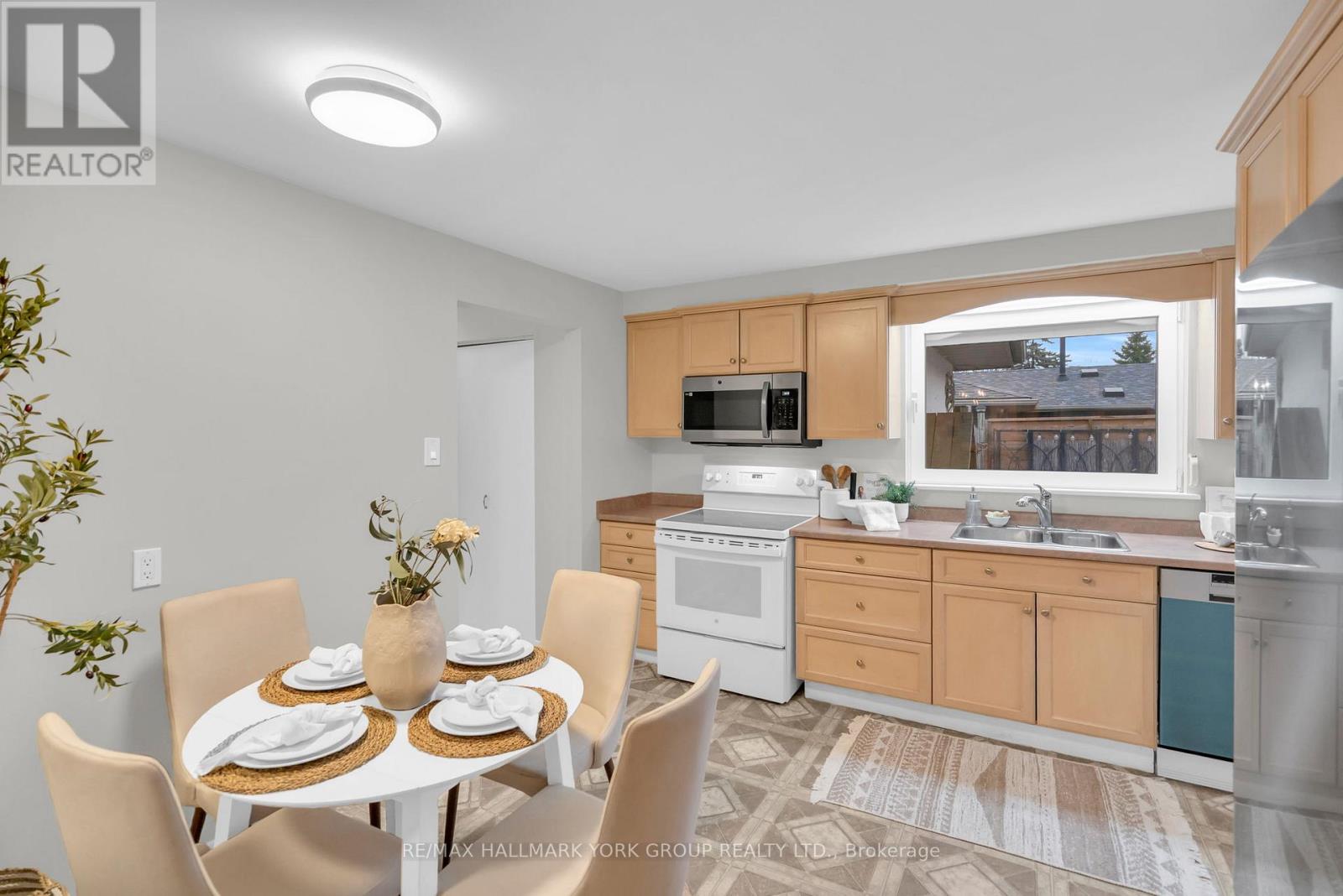 67 Devins Drive, Aurora, Ontario  L4G 2Z5 - Photo 15 - N13007338