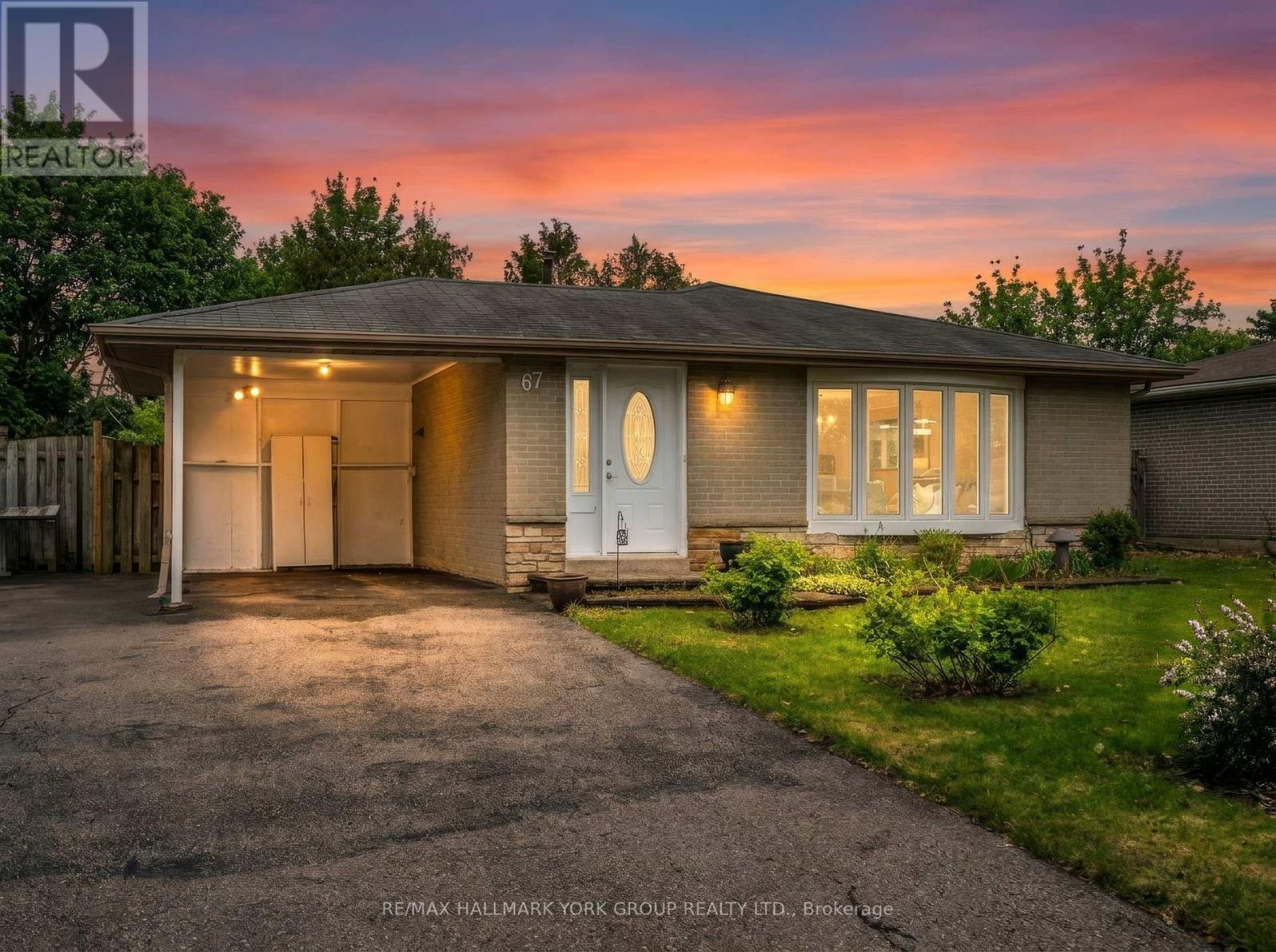 67 Devins Drive, Aurora, Ontario  L4G 2Z5 - Photo 2 - N13007338